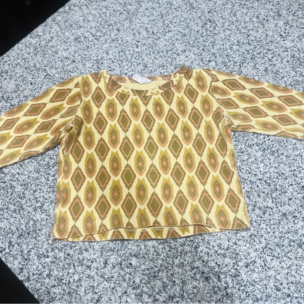 Kate Quinn Retro Print 2T Shirt